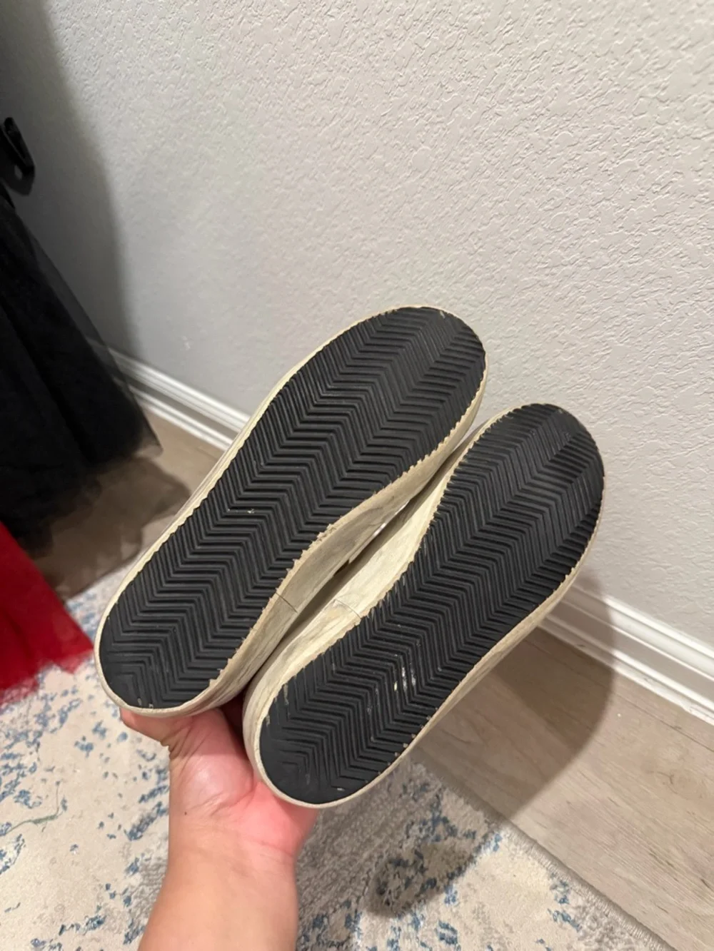 Golden Goose White Sneakers with Gold Star and Metallic Gold Laces - Picture 7 of 11